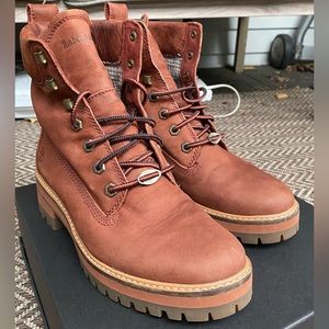 Timberland Women's Courmayeur Valley 6" Boot